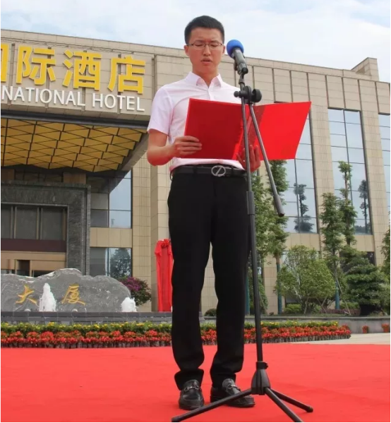 湖南望城縣雷鋒汽車運(yùn)輸有限公司,長(zhǎng)沙城市交通,校車運(yùn)營(yíng),安保服務(wù),新能源科技