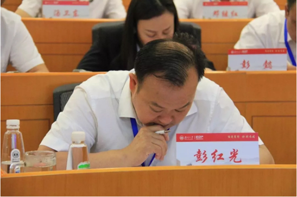 湖南望城縣雷鋒汽車運輸有限公司,長沙城市交通,校車運營,安保服務(wù),新能源科技