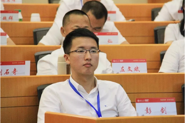 湖南望城縣雷鋒汽車運輸有限公司,長沙城市交通,校車運營,安保服務(wù),新能源科技