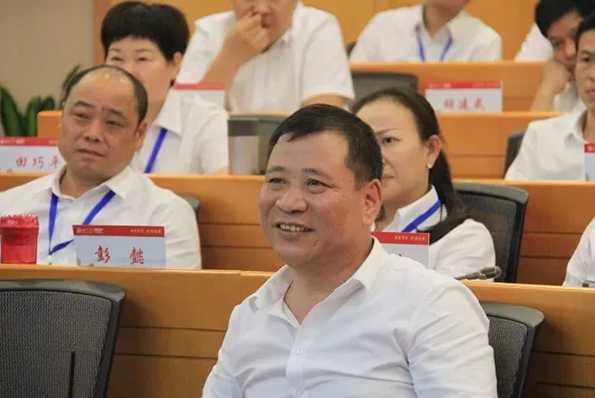 湖南望城縣雷鋒汽車運輸有限公司,長沙城市交通,校車運營,安保服務(wù),新能源科技
