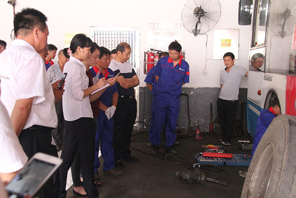 湖南望城縣雷鋒汽車運(yùn)輸有限公司,長沙城市交通,校車運(yùn)營,安保服務(wù),新能源科技