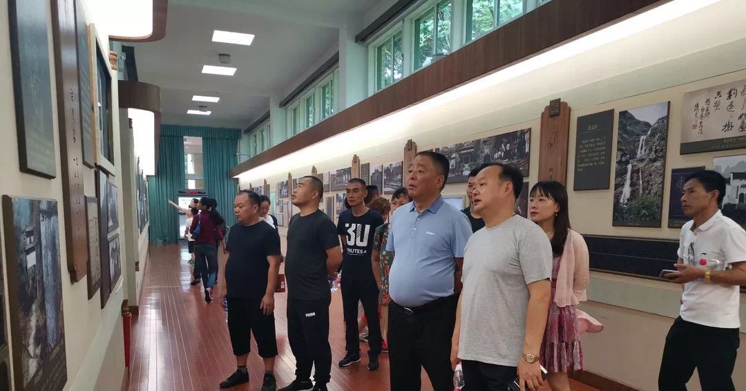 湖南望城縣雷鋒汽車運(yùn)輸有限公司,長沙城市交通,校車運(yùn)營,安保服務(wù),新能源科技