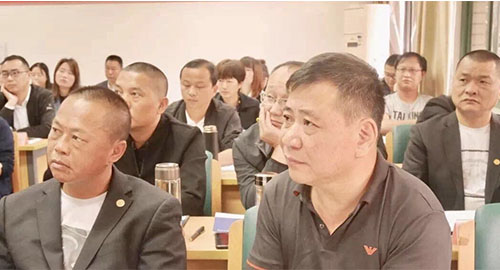 湖南望城縣雷鋒汽車運(yùn)輸有限公司,長沙城市交通,校車運(yùn)營,安保服務(wù),新能源科技