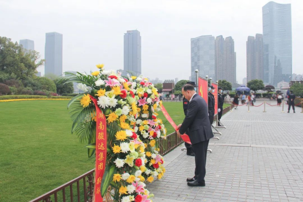 長(zhǎng)沙市瑞文木制品有限公司,長(zhǎng)沙木材加工,仿古門窗生產(chǎn),木雕掛件銷售,中國(guó)古典風(fēng)格室內(nèi)外裝飾設(shè)計(jì) 長(zhǎng)沙市瑞文木制品有限公司,長(zhǎng)沙木材加工,仿古門窗生產(chǎn),木雕掛件銷售,中國(guó)古典風(fēng)格室內(nèi)外裝飾設(shè)計(jì)