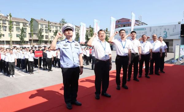 湖南駿達(dá)集團(tuán)有限公司,長(zhǎng)沙城市交通,校車(chē)運(yùn)營(yíng),安保服務(wù),新能源科技