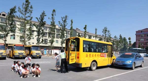 湖南駿達(dá)集團(tuán)有限公司,長(zhǎng)沙城市交通,校車(chē)運(yùn)營(yíng),安保服務(wù),新能源科技