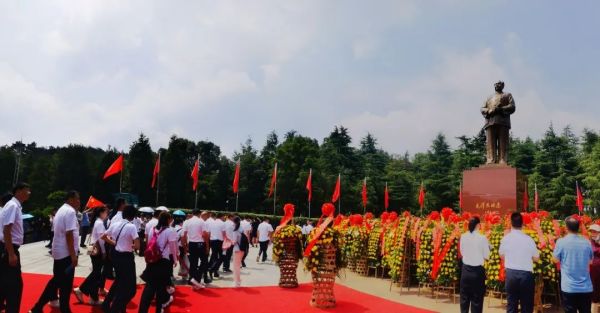 湖南駿達(dá)集團(tuán)有限公司,長(zhǎng)沙城市交通,校車(chē)運(yùn)營(yíng),安保服務(wù),新能源科技