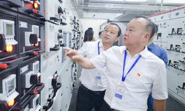 湖南駿達集團有限公司,長沙城市交通,校車運營,安保服務(wù),新能源科技 湖南駿達集團有限公司,長沙城市交通,校車運營,安保服務(wù),新能源科技