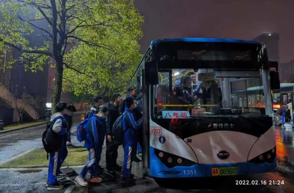 湖南駿達集團有限公司,長沙城市交通,校車運營,安保服務(wù),新能源科技 湖南駿達集團有限公司,長沙城市交通,校車運營,安保服務(wù),新能源科技