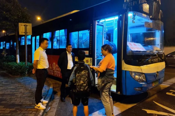 湖南駿達集團有限公司,長沙城市交通,校車運營,安保服務(wù),新能源科技 湖南駿達集團有限公司,長沙城市交通,校車運營,安保服務(wù),新能源科技