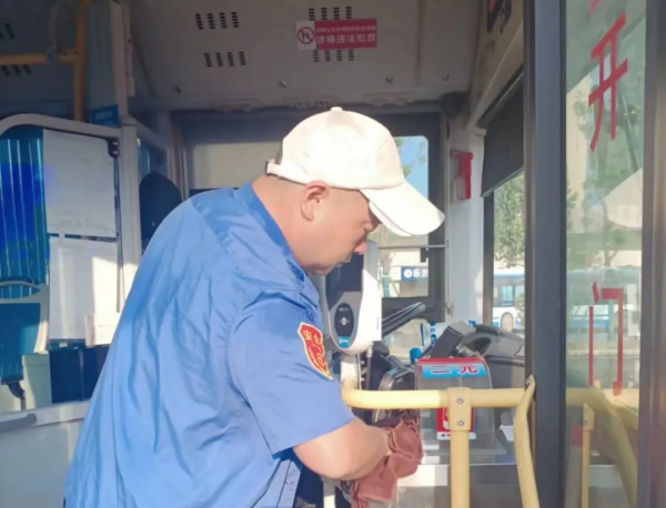 湖南駿達集團有限公司,長沙城市交通,校車運營,安保服務(wù),新能源科技 湖南駿達集團有限公司,長沙城市交通,校車運營,安保服務(wù),新能源科技