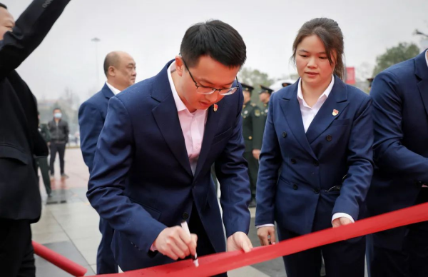 湖南駿達(dá)集團(tuán)有限公司,長(zhǎng)沙城市交通,校車運(yùn)營(yíng),安保服務(wù),新能源科技