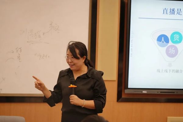 湖南駿達(dá)集團(tuán)有限公司,長沙城市交通,校車運(yùn)營,安保服務(wù),新能源科技 湖南駿達(dá)集團(tuán)有限公司,長沙城市交通,校車運(yùn)營,安保服務(wù),新能源科技