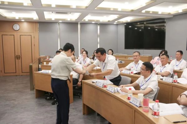 湖南駿達(dá)集團(tuán)有限公司,長沙城市交通,校車運(yùn)營,安保服務(wù),新能源科技 湖南駿達(dá)集團(tuán)有限公司,長沙城市交通,校車運(yùn)營,安保服務(wù),新能源科技