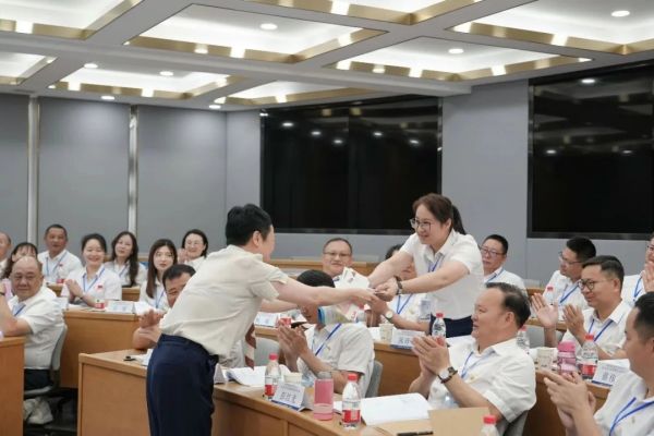 湖南駿達(dá)集團(tuán)有限公司,長沙城市交通,校車運(yùn)營,安保服務(wù),新能源科技 湖南駿達(dá)集團(tuán)有限公司,長沙城市交通,校車運(yùn)營,安保服務(wù),新能源科技