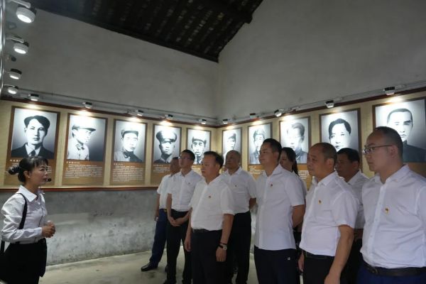 湖南駿達集團有限公司,長沙城市交通,校車運營,安保服務(wù),新能源科技 湖南駿達集團有限公司,長沙城市交通,校車運營,安保服務(wù),新能源科技