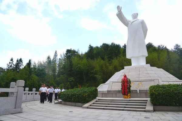 湖南駿達集團有限公司,長沙城市交通,校車運營,安保服務(wù),新能源科技 湖南駿達集團有限公司,長沙城市交通,校車運營,安保服務(wù),新能源科技
