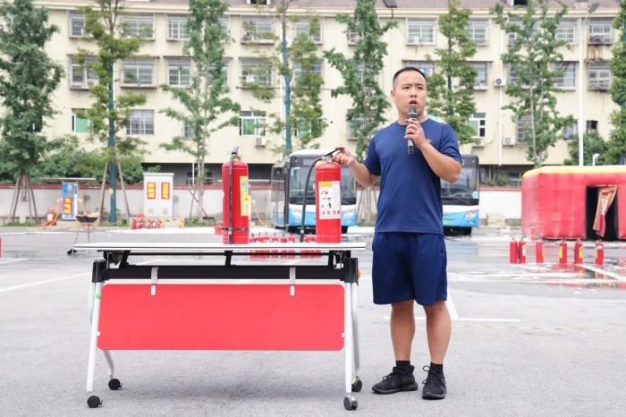 湖南駿達(dá)集團有限公司,長沙城市交通,校車運營,安保服務(wù),新能源科技