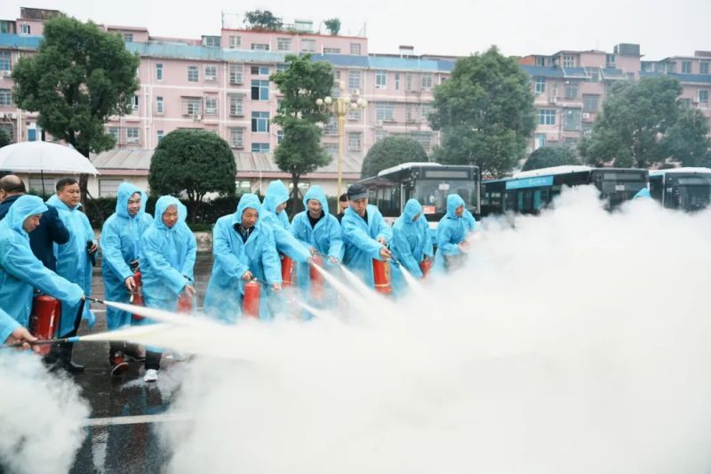 湖南駿達(dá)集團(tuán)有限公司,長(zhǎng)沙城市交通,校車運(yùn)營(yíng),安保服務(wù),新能源科技