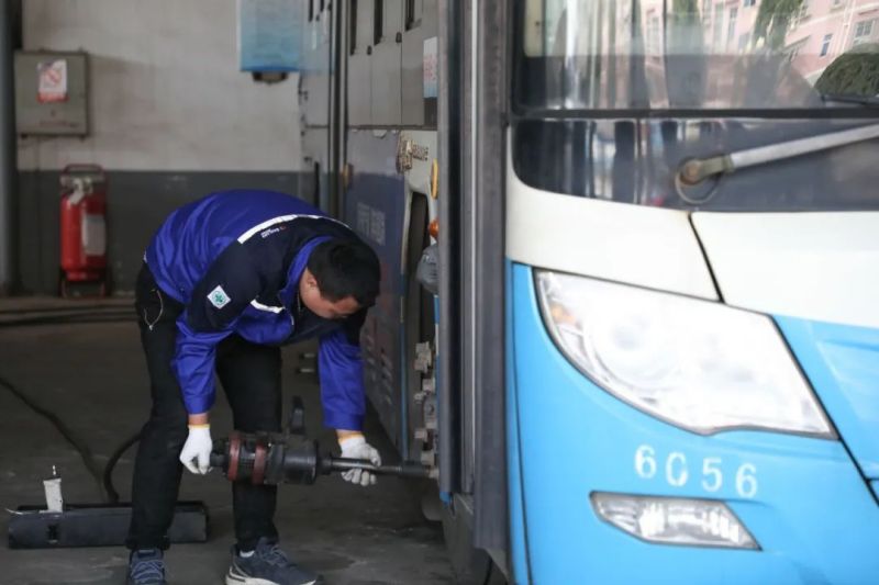 湖南駿達集團有限公司,長沙城市交通,校車運營,安保服務(wù),新能源科技