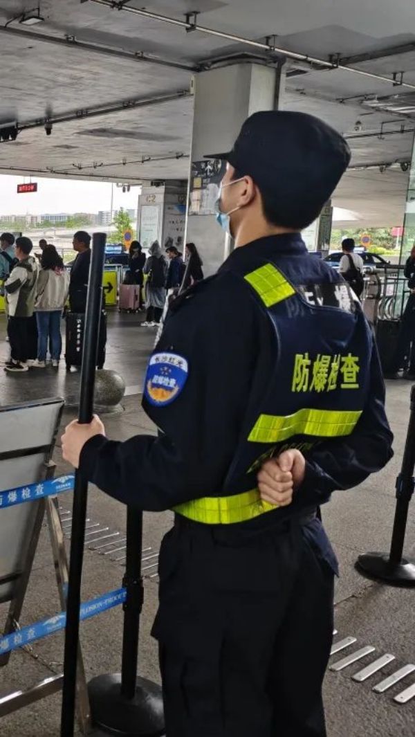 湖南駿達(dá)集團(tuán)有限公司,長(zhǎng)沙城市交通,校車運(yùn)營(yíng),安保服務(wù),新能源科技