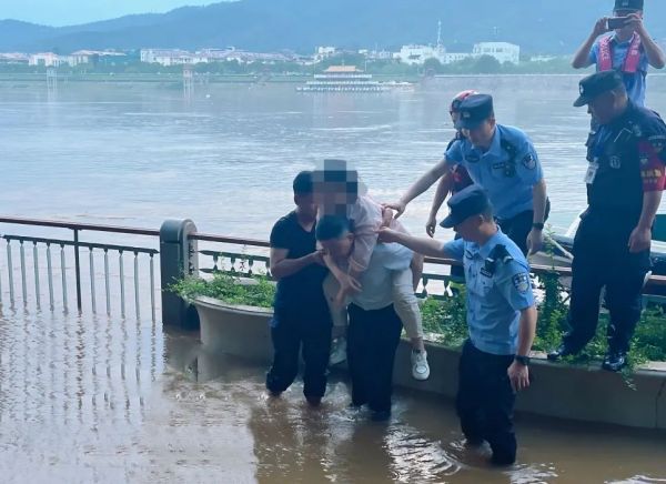 湖南駿達(dá)集團(tuán)有限公司,長沙城市交通,校車運營,安保服務(wù),新能源科技