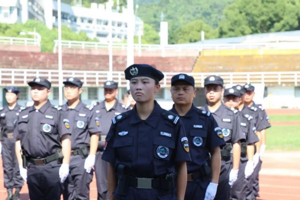 湖南駿達集團有限公司,長沙城市交通,校車運營,安保服務(wù),新能源科技