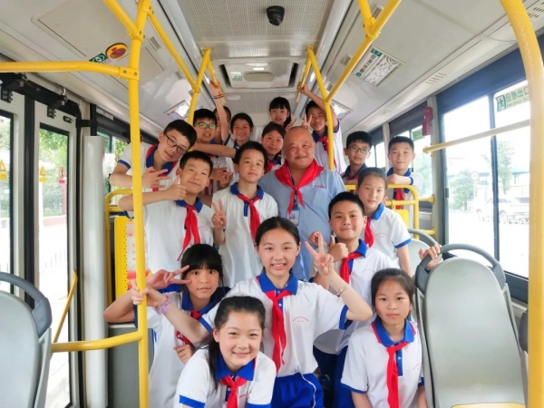 湖南駿達(dá)集團(tuán)有限公司,長沙城市交通,校車運營,安保服務(wù),新能源科技