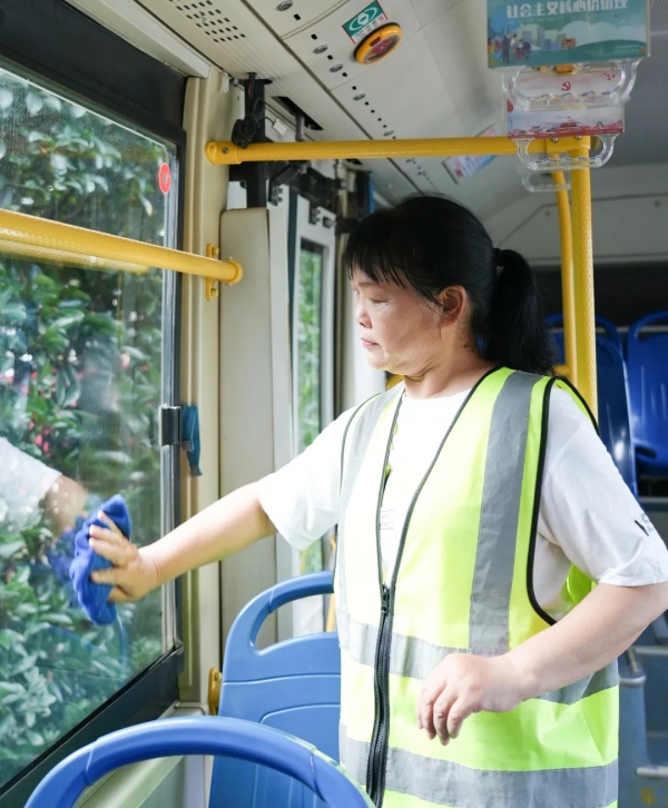 湖南駿達(dá)集團(tuán)有限公司,長沙城市交通,校車運營,安保服務(wù),新能源科技