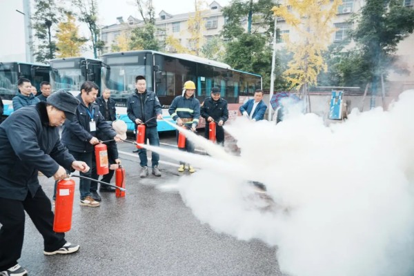 湖南駿達集團有限公司,長沙城市交通,校車運營,安保服務,新能源科技 湖南駿達集團有限公司,長沙城市交通,校車運營,安保服務,新能源科技