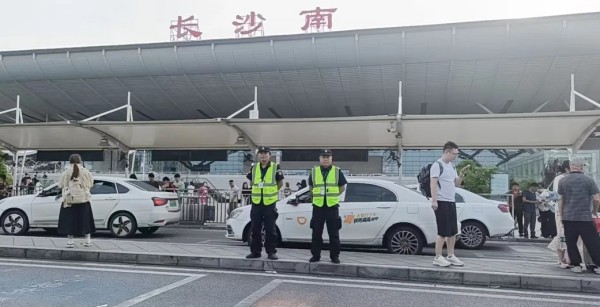 湖南駿達(dá)集團(tuán)有限公司,長(zhǎng)沙城市交通,校車運(yùn)營(yíng),安保服務(wù),新能源科技 湖南駿達(dá)集團(tuán)有限公司,長(zhǎng)沙城市交通,校車運(yùn)營(yíng),安保服務(wù),新能源科技