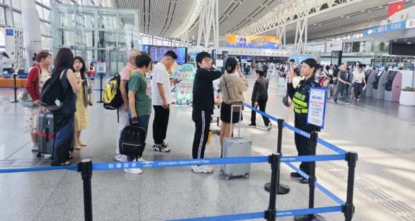 湖南駿達(dá)集團(tuán)有限公司,長(zhǎng)沙城市交通,校車運(yùn)營(yíng),安保服務(wù),新能源科技 湖南駿達(dá)集團(tuán)有限公司,長(zhǎng)沙城市交通,校車運(yùn)營(yíng),安保服務(wù),新能源科技