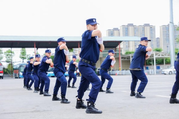 湖南駿達(dá)集團(tuán)有限公司,長沙城市交通,校車運(yùn)營,安保服務(wù),新能源科技 湖南駿達(dá)集團(tuán)有限公司,長沙城市交通,校車運(yùn)營,安保服務(wù),新能源科技