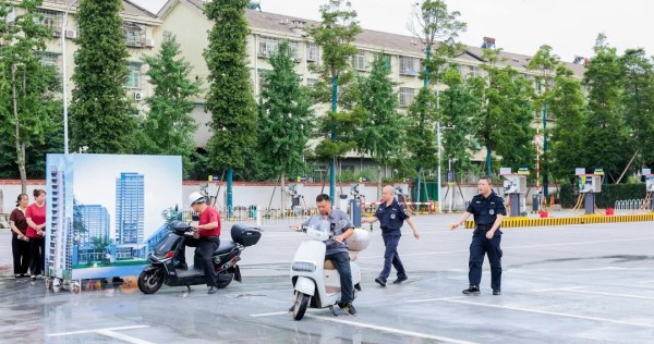 湖南駿達(dá)集團(tuán)有限公司,長沙城市交通,校車運(yùn)營,安保服務(wù),新能源科技 湖南駿達(dá)集團(tuán)有限公司,長沙城市交通,校車運(yùn)營,安保服務(wù),新能源科技